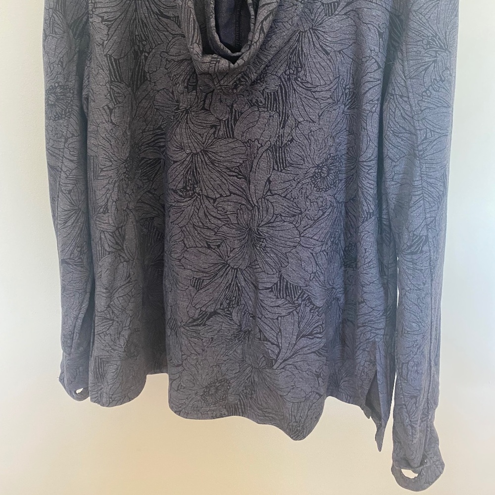 Women’s Title Nine tunic hoodie - Picture 2 of 3